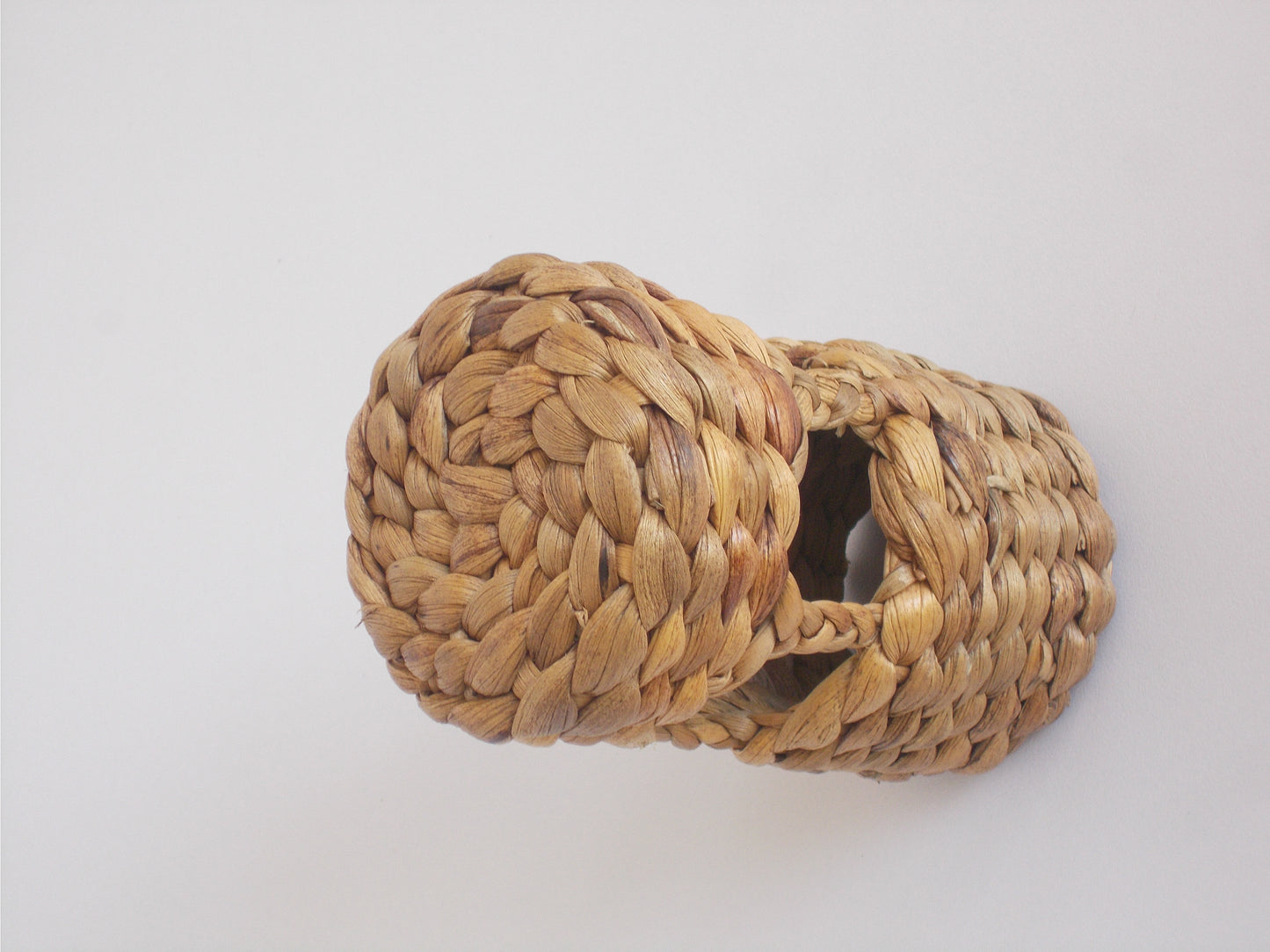 Round Water Hyacinth Pen Stand