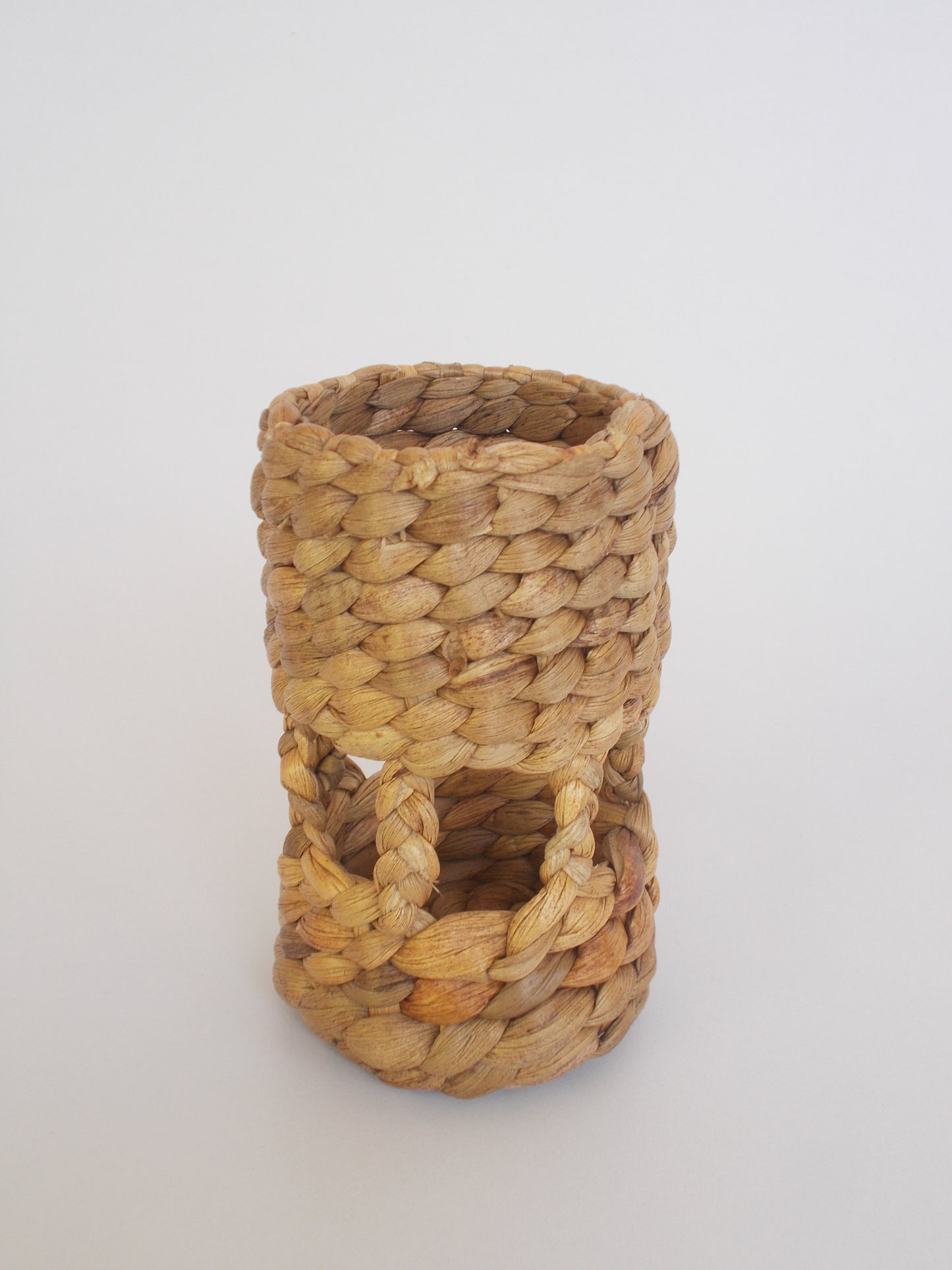 Round Water Hyacinth Pen Stand