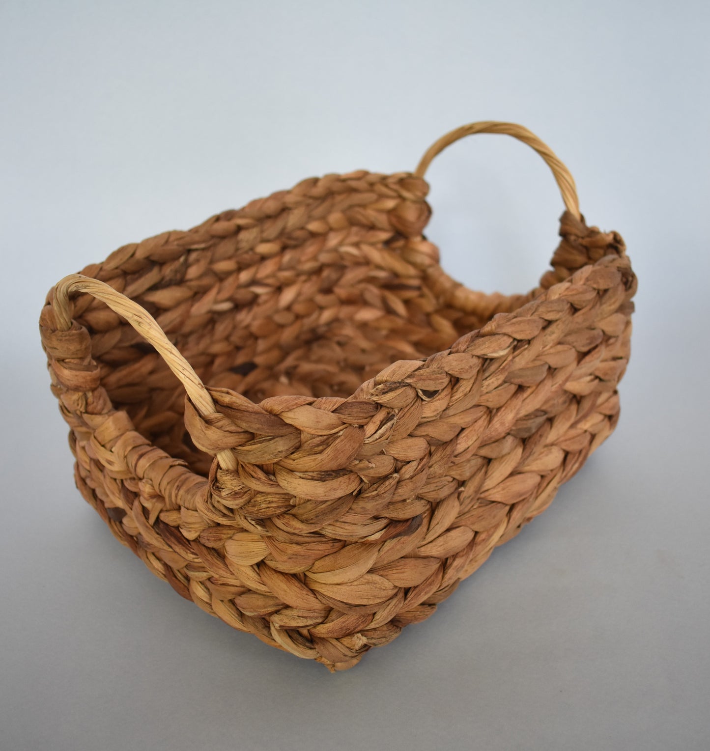 Water Hyacinth Basket | With Round Handle